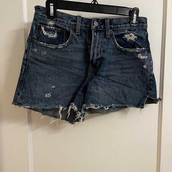 Abercrombie & Fitch Mid Rise Boyfriend Shorts - Picture 3 of 3